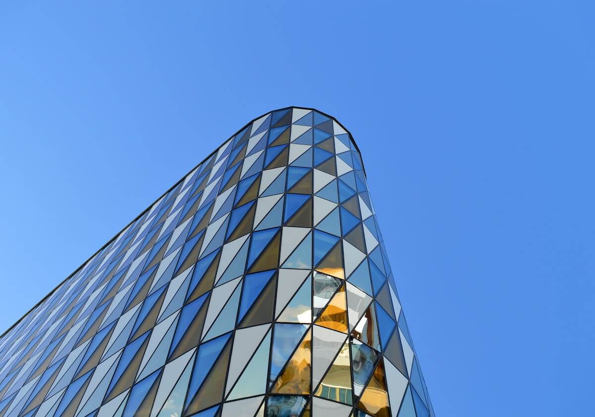 开云体育官网-为劫走孤寡老人六千元积蓄，她诱其上山用镰刀砍杀